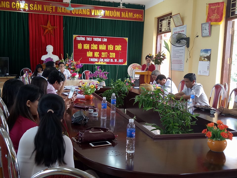 Hội nghị công nhân viên chức năm học 2017-2018 của trường THCS Thượng Lâm